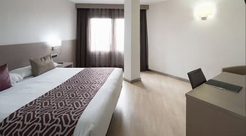 Catalonia Park Güell, Room