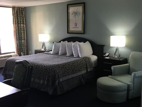 Days Inn by Wyndham Orlando Airport Florida Mall, Room