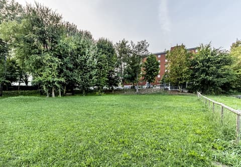 Antony Hotel, Property grounds