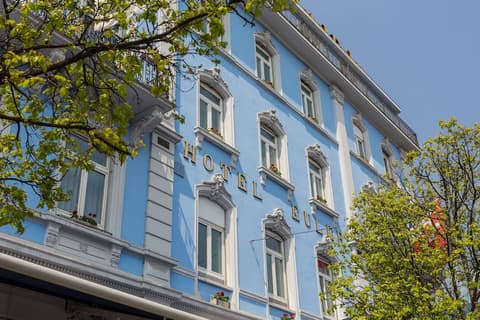 Hotel Euler, Front of property