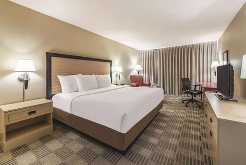 Ramada by Wyndham Fairfield NJ, Room