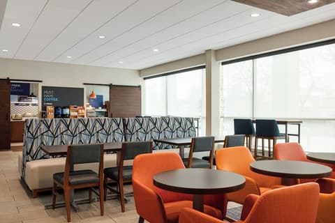 Holiday Inn Express Baltimore at the Stadiums by IHG, Breakfast meal
