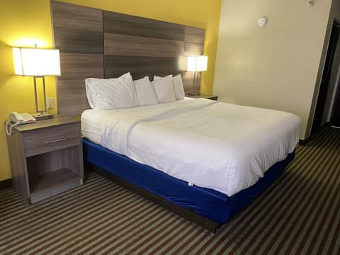 Baymont by Wyndham Oklahoma City Airport, Room