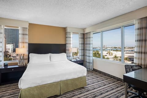 Holiday Inn Port of Miami - Downtown by IHG, Room