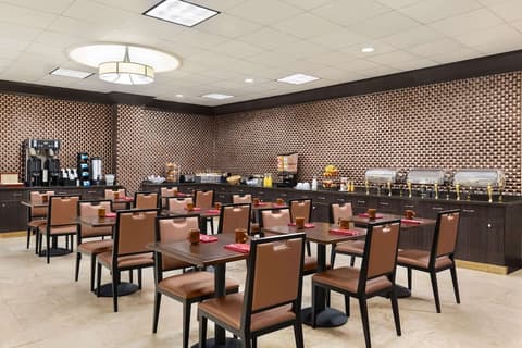 Wyndham Garden Totowa, Breakfast area