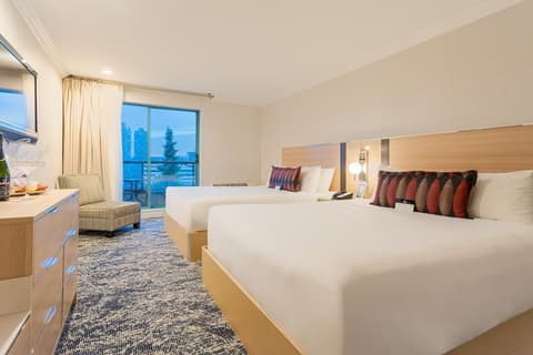 Executive Suites Hotel Metro Vancouver, Room