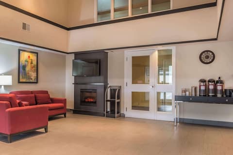 Comfort Inn Belleville, Lobby