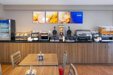 Comfort Inn Belleville, Breakfast area
