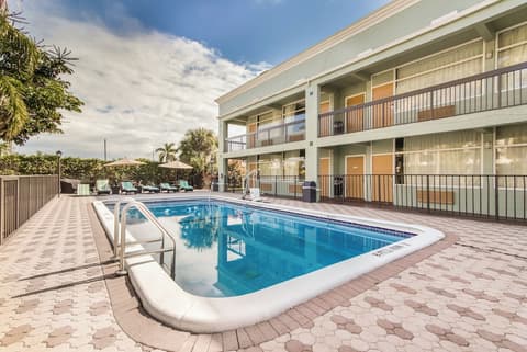 Quality Inn Boca Raton University Area, Pool