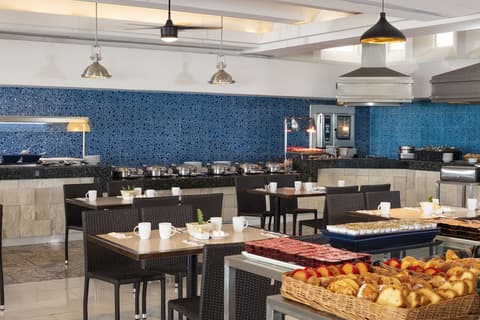 Krystal Cancun, Breakfast area