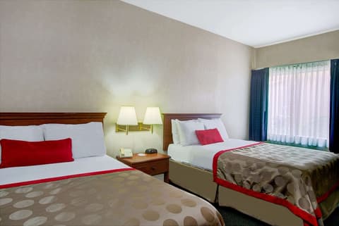 Ramada by Wyndham Hawthorne LAX / LA Stadium, Room