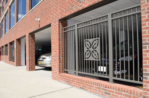 Hilton Garden Inn Providence, Parking