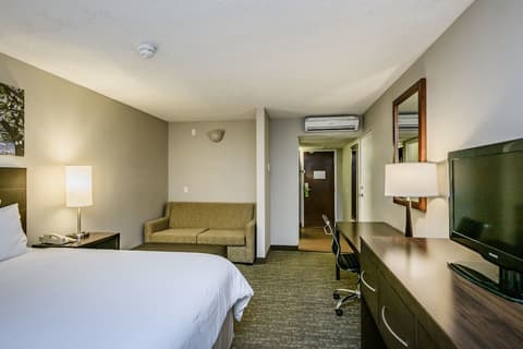 Wyndham Garden Fresno Yosemite Airport, Room