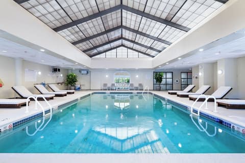 DoubleTree by Hilton Fairfield Hotel & Suites, Pool