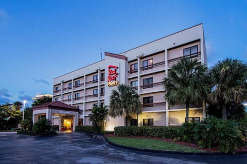Red Roof Inn PLUS+ Miami Airport, Exterior