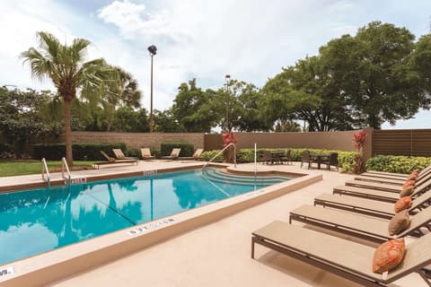 Embassy Suites by Hilton Orlando International Dr ICON Park, Pool