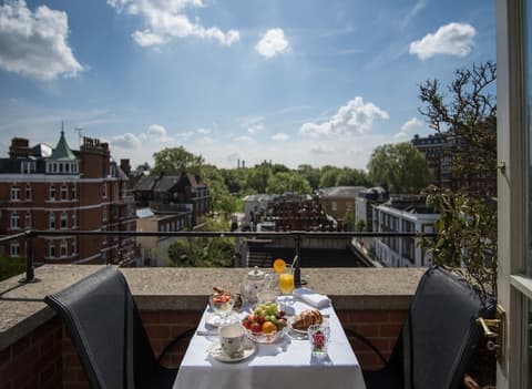 San Domenico House, Room