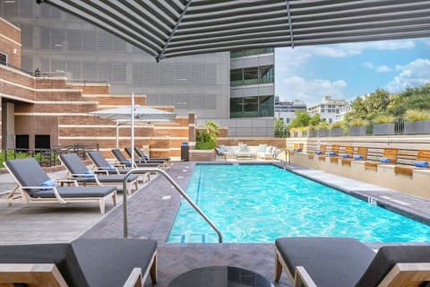 DoubleTree Suites by Hilton Austin Downtown Capitol, Pool