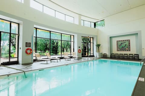 DoubleTree Suites by Hilton Htl & Conf Cntr Downers Grove, Pool