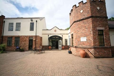 Crabwall Manor Hotel & Spa, Exterior