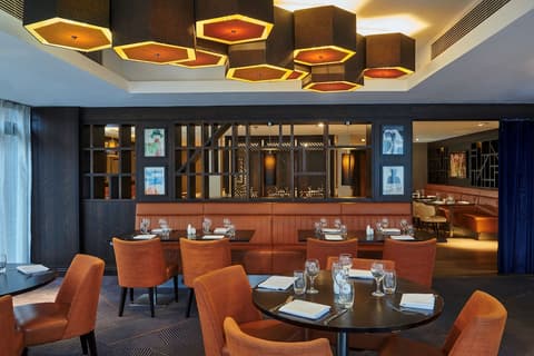 DoubleTree by Hilton London - Ealing Hotel, Dining