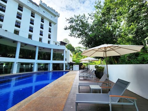 The Palace Hotel Kota Kinabalu, Pool