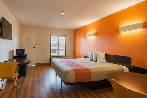 Motel 6 Savannah, GA - Midtown, Room