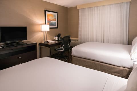 Holiday Inn Express & Suites Pasadena - Los Angeles by IHG, Room