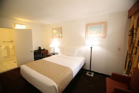 Travelodge by Wyndham Burbank-Glendale, Room