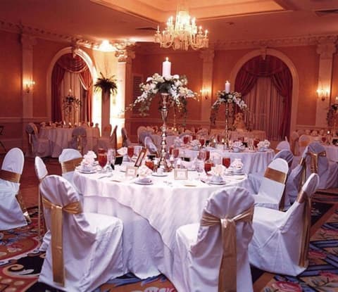 Seelbach Hilton Louisville Downtown, Restaurant