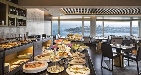The Marmara Taksim, Executive lounge