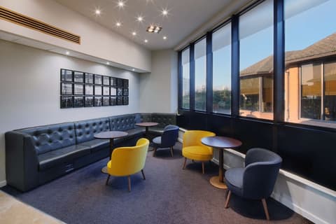 DoubleTree by Hilton Manchester Airport, Lobby