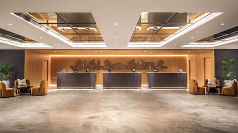 Hilton London Metropole, Lobby