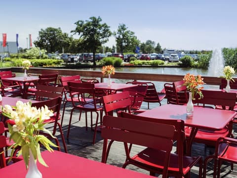 Hotel ibis Schiphol Amsterdam Airport, Miscellaneous