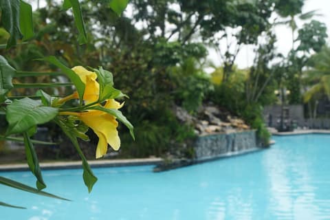 Riande Aeropuerto Hotel & Casino, Outdoor pool