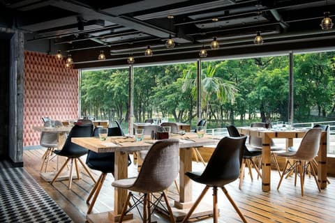 The Park Lane Hong Kong, Autograph Collection, Restaurant