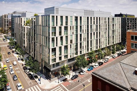 Grand Hyatt Washington, Exterior