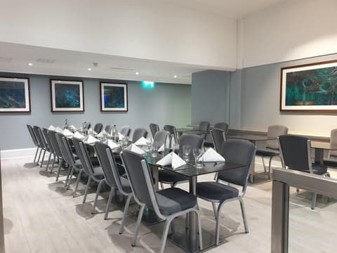 Hilton London Kensington, Restaurant