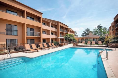 Courtyard by Marriott Savannah Midtown, Pool