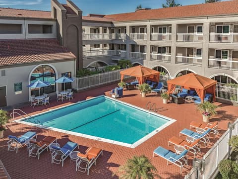 La Quinta Inn & Suites by Wyndham San Francisco Airport West, Pool