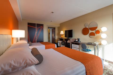 Howard Johnson Plaza by Wyndham by the Falls Niagara Falls, Room