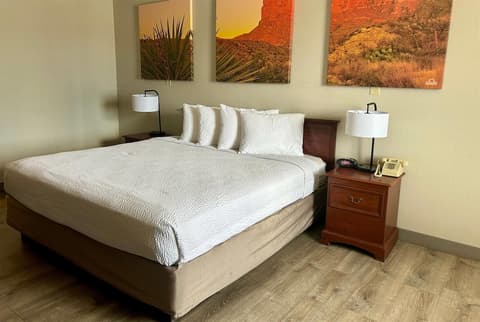 Days Inn by Wyndham Kingman West, Room