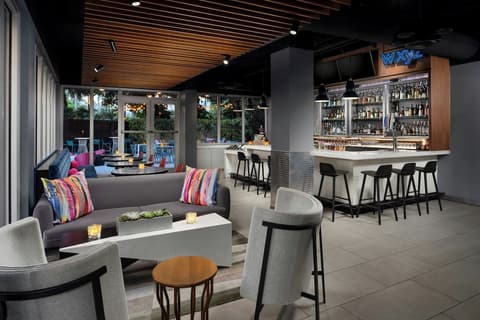 Aloft Miami Dadeland, Lobby