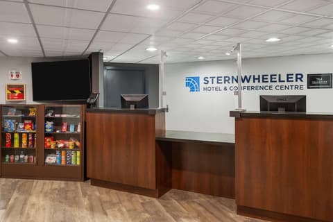 Sternwheeler Hotel & Conference Centre, Trademark by Wyndham, Lobby
