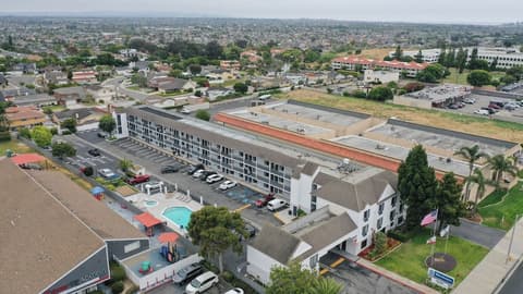 Best Western Surf City, Reception