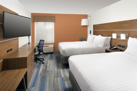Holiday Inn Express & Suites College Park-University Area by IHG, Room