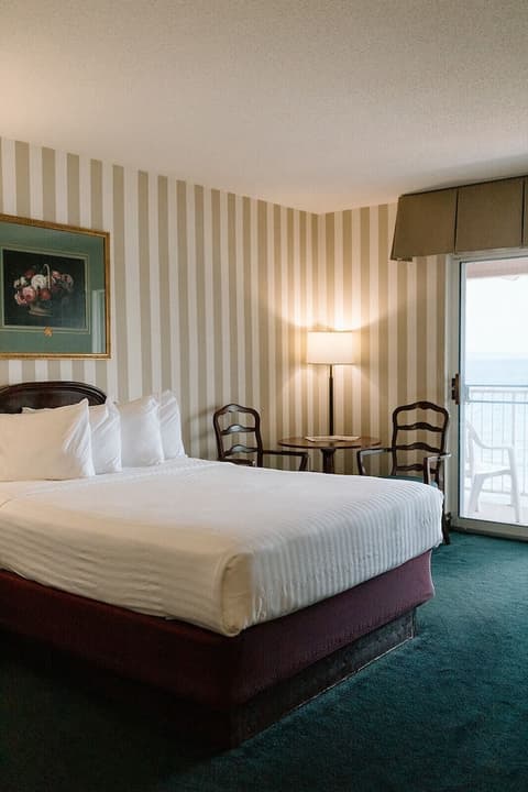 Bayshore Resort, Room