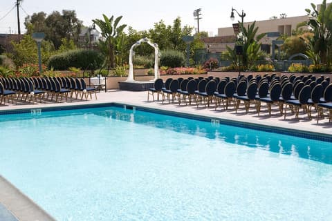 Crowne Plaza Los Angeles Harbor Hotel by IHG, Pool