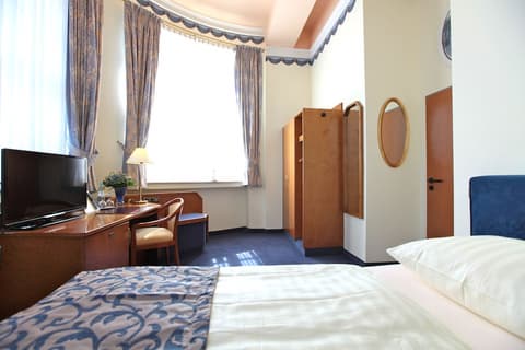 Hotel Viktoria, Room