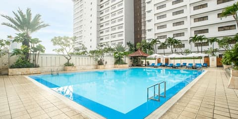 Aryaduta Menteng, Pool